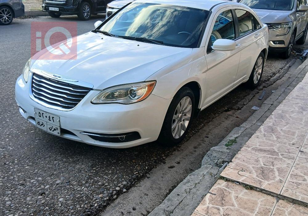 Chrysler 200